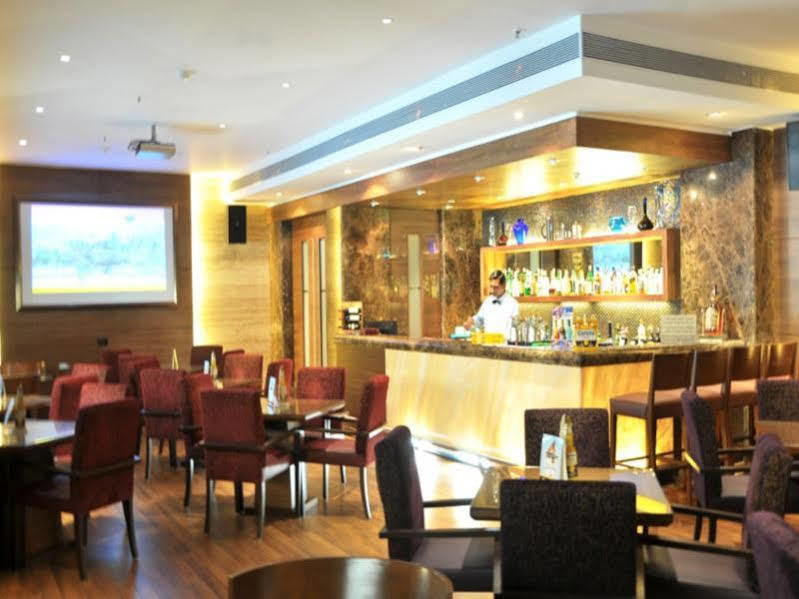 The Classique Club Мумбаи Экстерьер фото